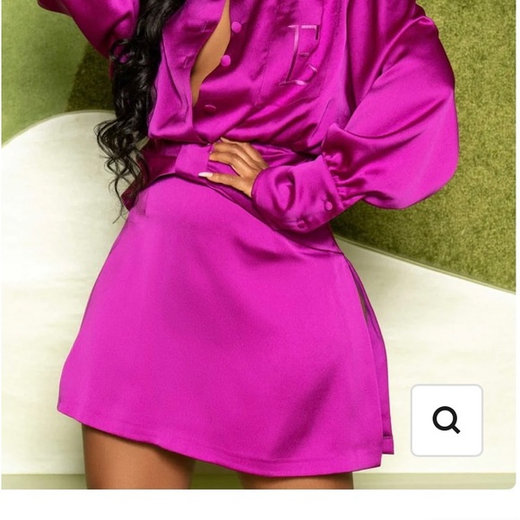 Ellae Lisque Purple Satin Long Sleeve Side Slits Bow Front Dress Women's size XL - Picture 2 of 2